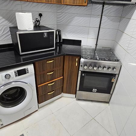 Lavish Private Rooms Sardzsa Kültér fotó